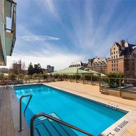 Spacious Downtown 2 Bedroom Condo With Pool And Air Conditioning Victoria Extérieur photo